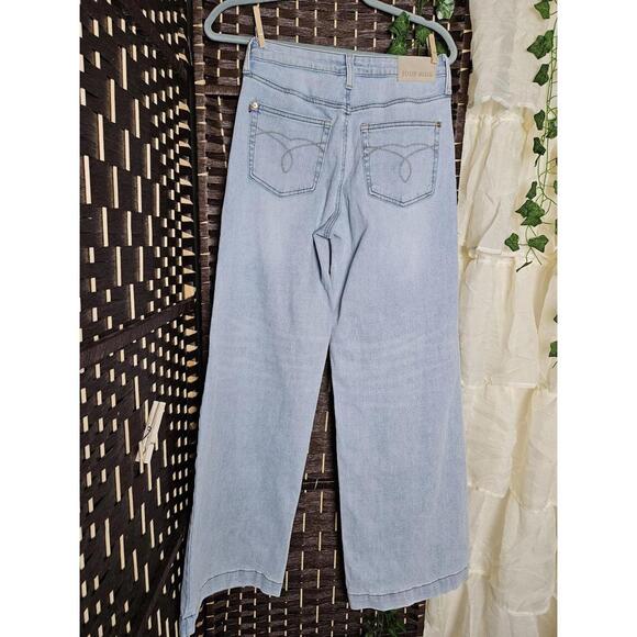 Judy Blue Retro Wide Light Wash Denim Jeans Size 3/26 - Picture 3 of 4